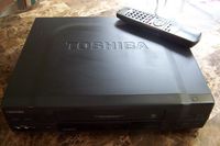 TOSHIBA Model: M-662 VHS VCR Video Cassette Player/Recorder STEREO HI FI 4 HEAD