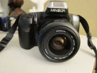 Vintage Minolta Maxxum 300si 35mm SLR Camera w/ 35-70mm Zoom Lens