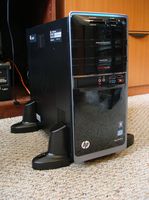 Expandable CPU/UPS Stand