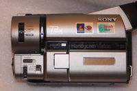 Sony CCD-TRV65 Hi8 Camcorder with 18x Optical Zoom and NightShot Steady Shot