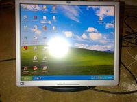 19" HP 1940 DVI Rotating LCD Monitor w/USB 2.0 Hub (Silver) - Rotates to Portrait or Landscape View!