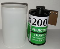 Fujifilm Fujicolor 200 Color Negative Film (35mm Roll Film, 36 Exposures)(Pack of 1)