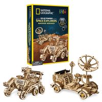 NATIONAL GEOGRAPHIC Solar Space Explorers - DIY Moon Buggy and Mars Rover Model Kit, Each Powered by a Solar Panel, Great STEM Toy for Girls and Boys Interested in Outer Space and Engineering